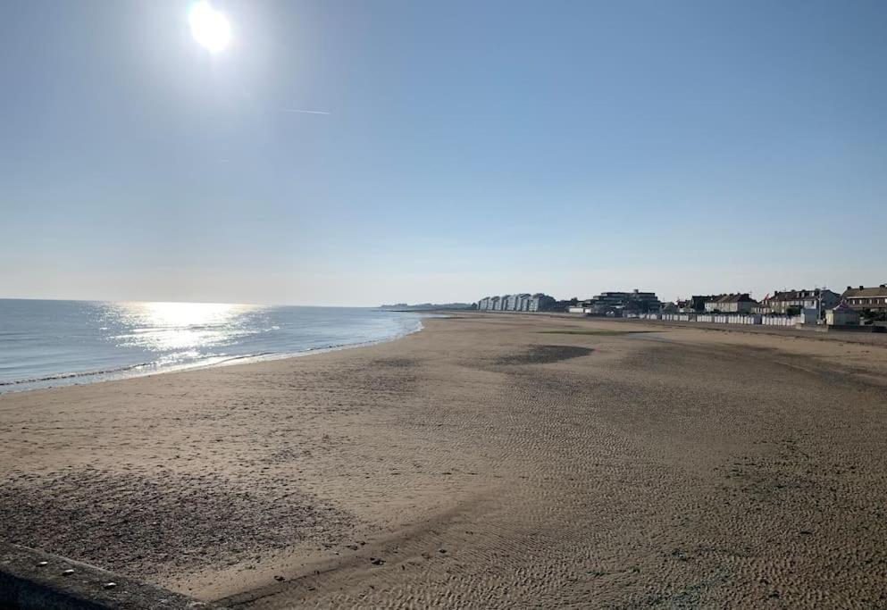 Studio - Balcon - Bord De Mer Courseulles-sur-Mer Exterior foto
